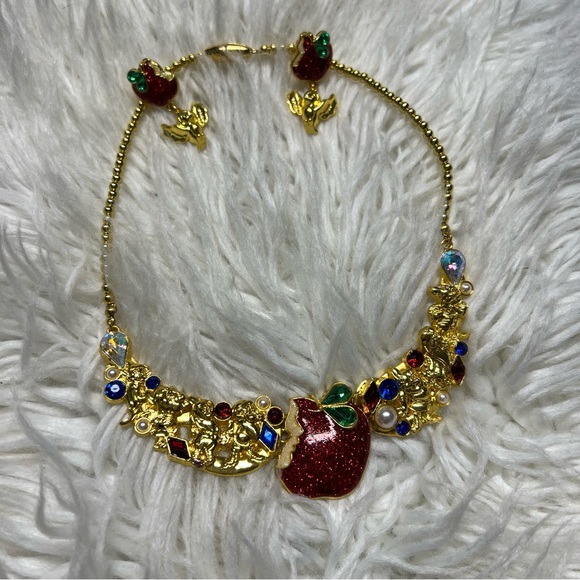 Disney Snow White jewelry set earrings and necklace NWOT - Picture 5 of 8